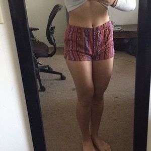 ✨ Forever 21 patterned shorts, size medium